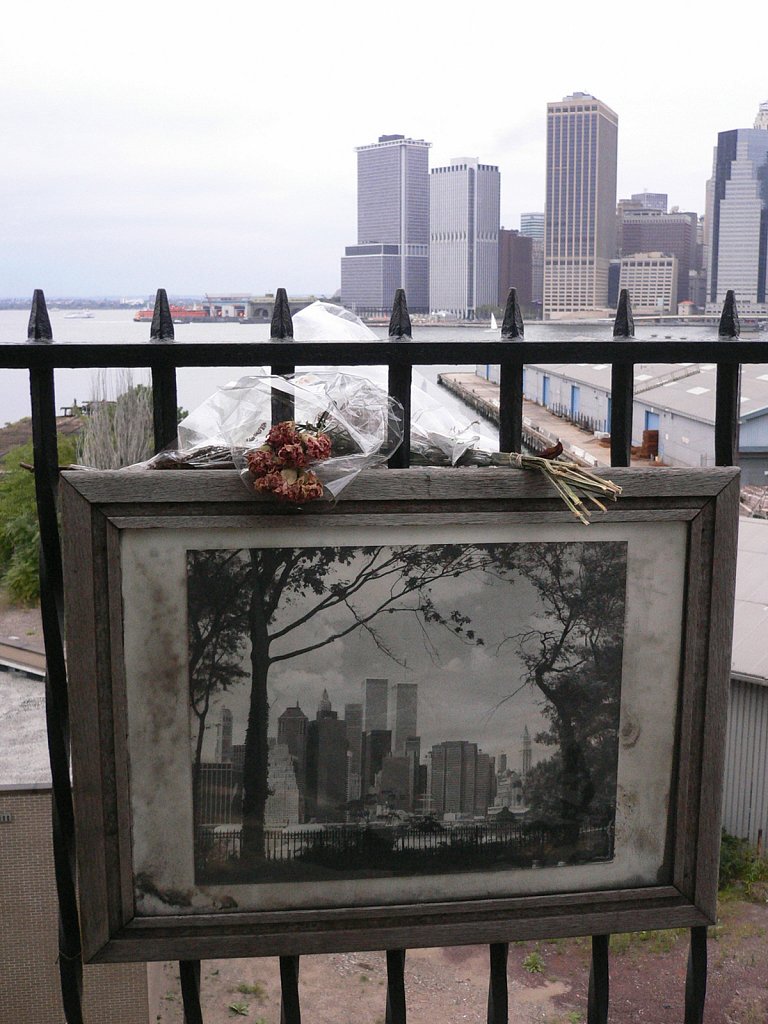 Gedenkstätte in Brooklyn, NY · Memorial in Brooklyn, NY