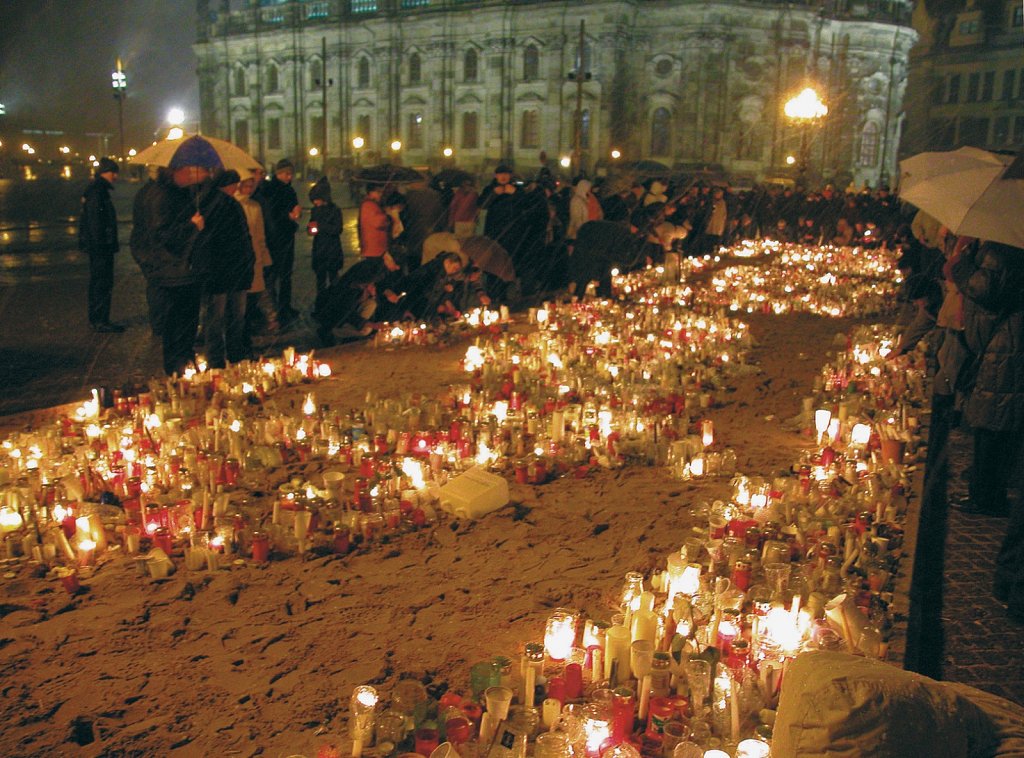 Dresden am 60. Jahrestag der Zerstörung, 2005